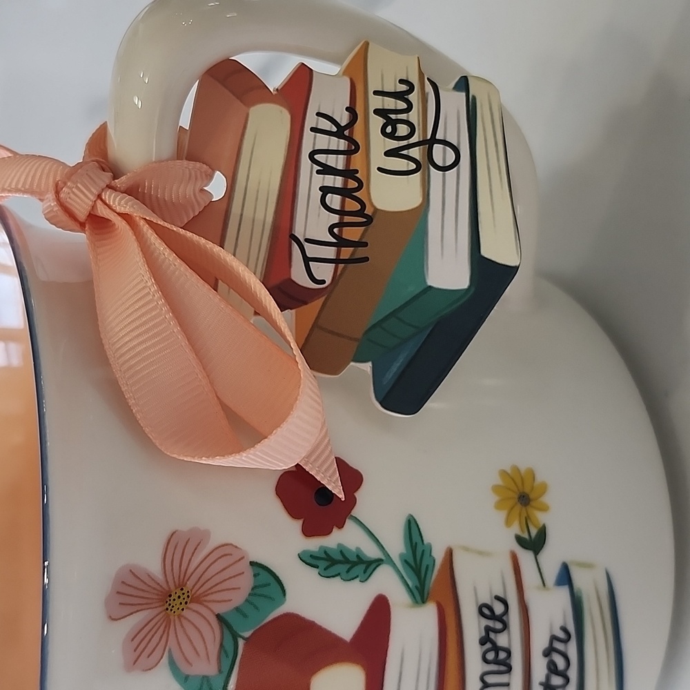 Charming Book Lover's Mug with Peach Ribbon - Picture 7 of 7